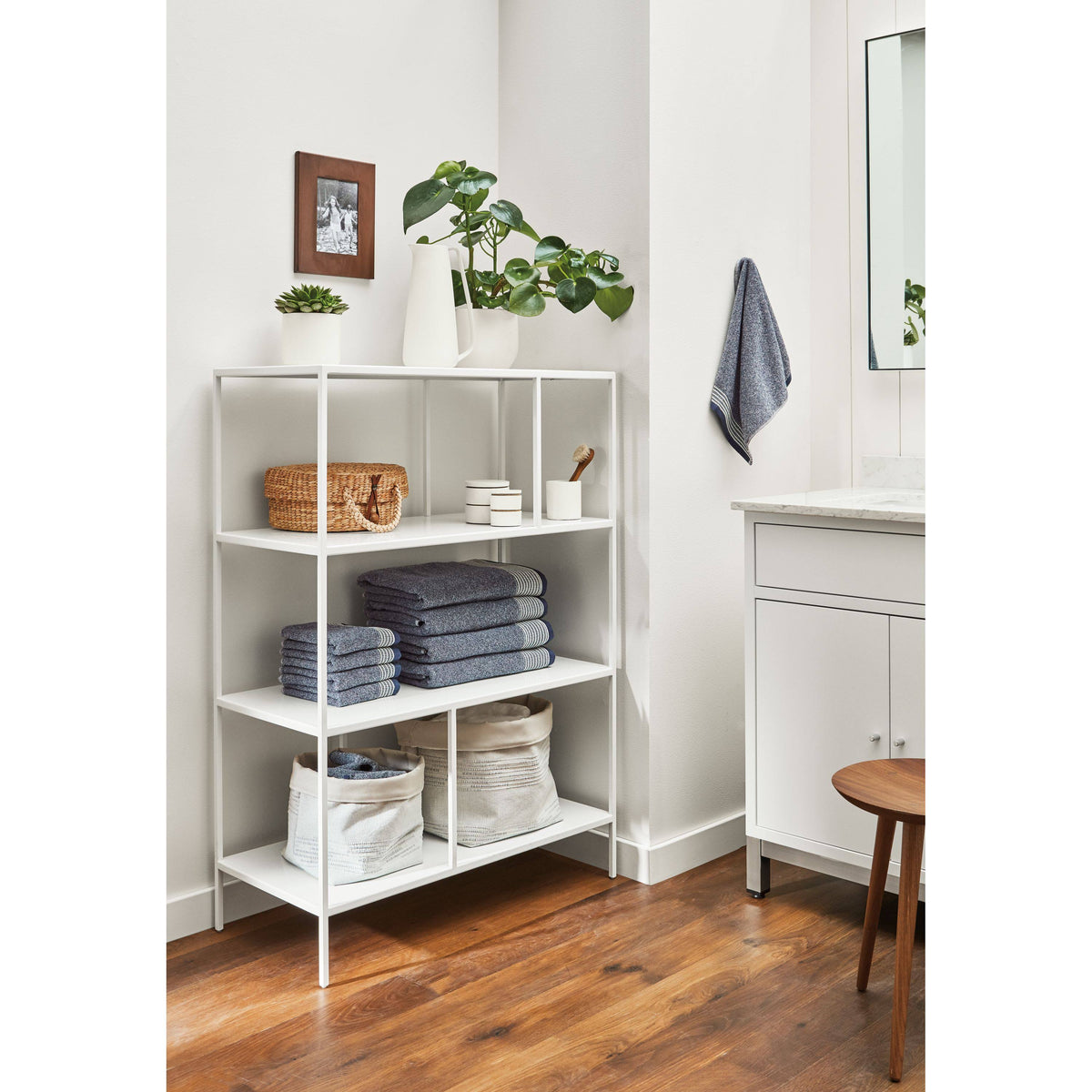 Modern Bookcase 15d 32W 59H in Taupe G20806