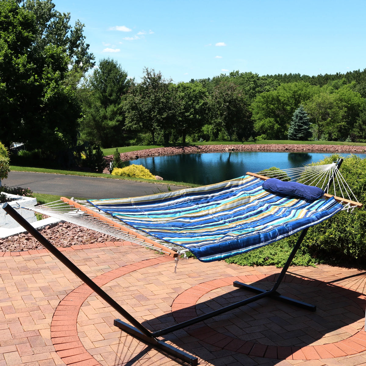 Rope Hammock with Steel Stand, Pad, and Pillow Y827