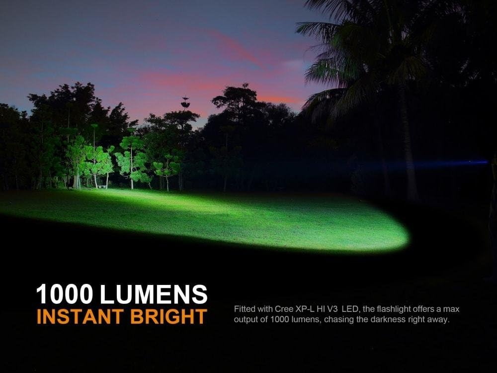 1000 Lumen Flashlight with USB Rechargeable Battery & Carry Case Z543