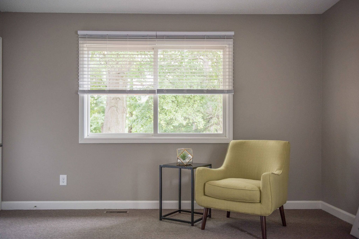 Cordless Soft White Faux Wood Room Darkening Blinds O3167