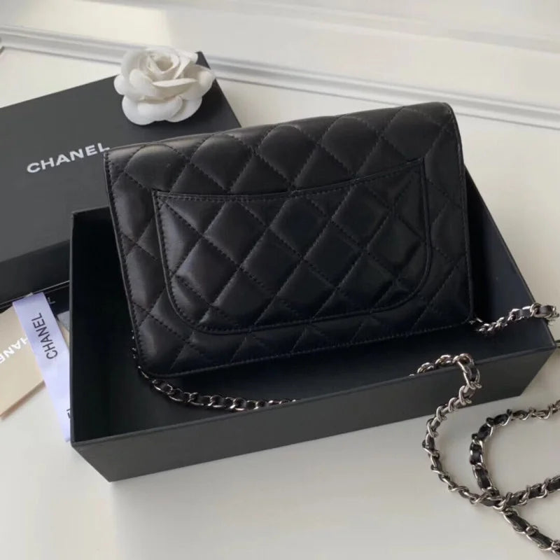 Lambskin Wallet On Chain D406632